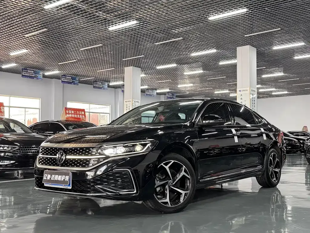 Volkswagen Passat — фото 1