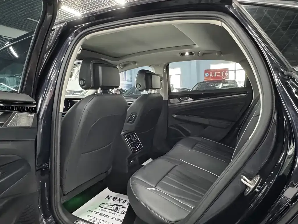 Volkswagen Passat — фото 6