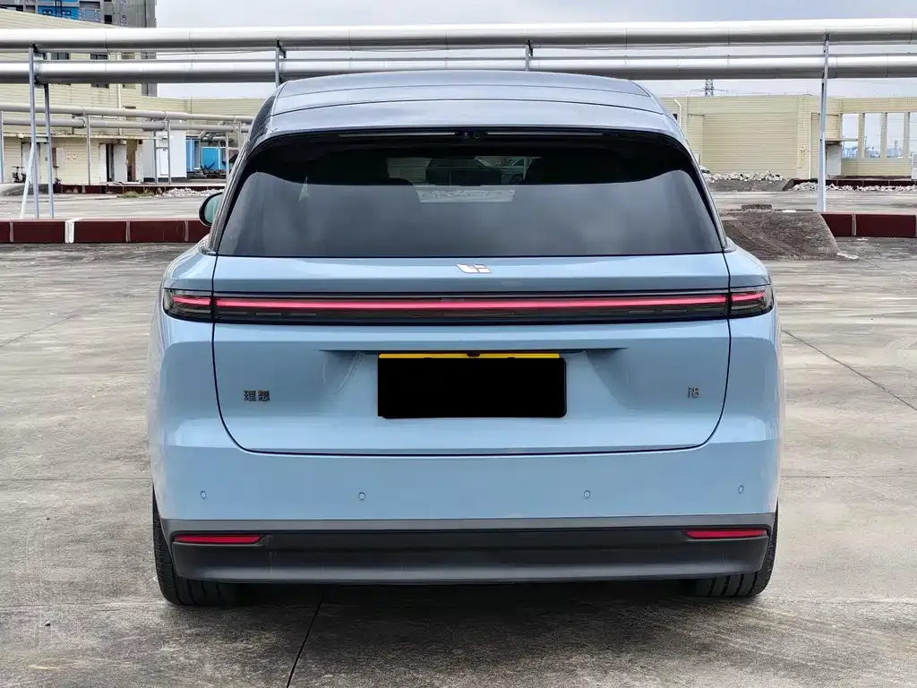 Li Auto i8 — фото 8