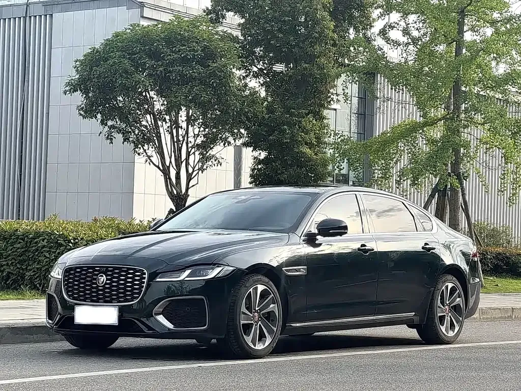 Jaguar XFL