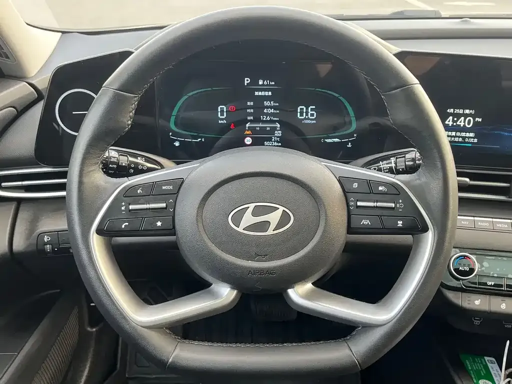 Hyundai Elantra — фото 3