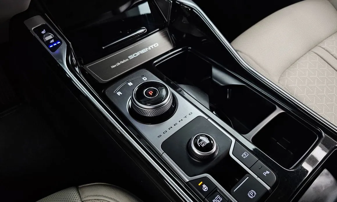 Kia Sorento — фото 8