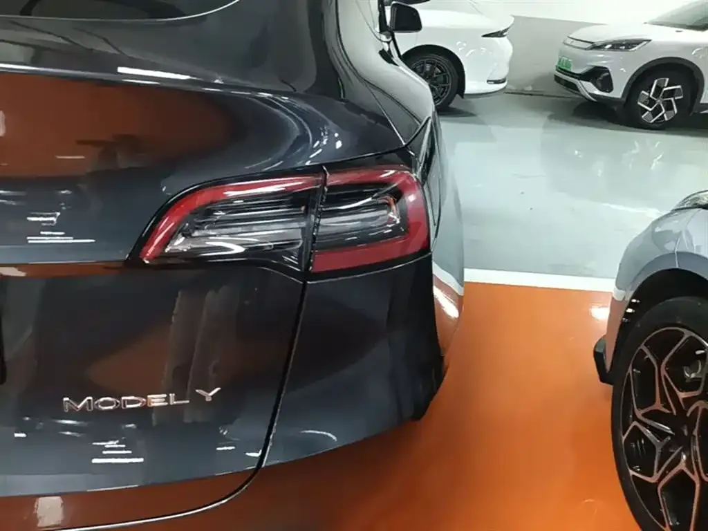 Tesla Model Y — фото 4