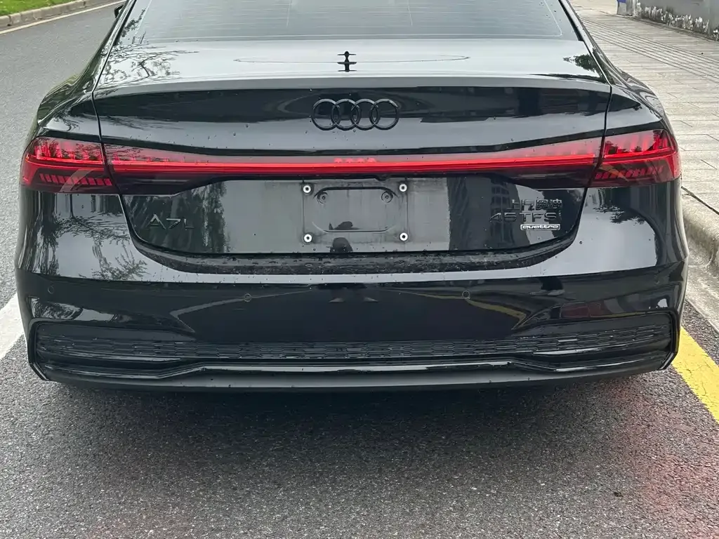 Audi A7L — фото 10