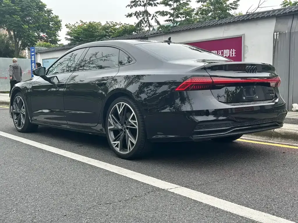 Audi A7L — фото 8