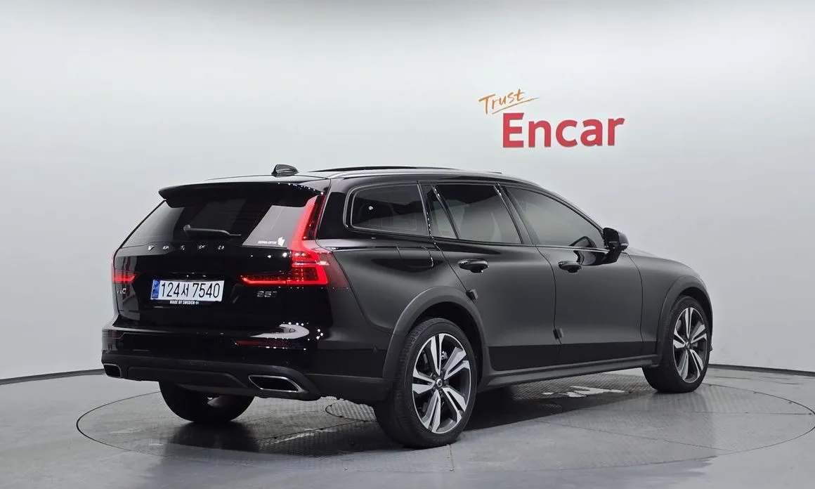 Volvo V60 2021 из KR, фото 8