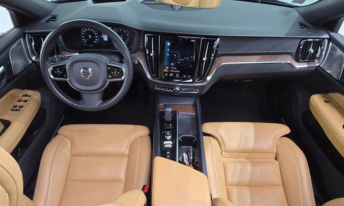 Volvo V60 2021 из KR, фото 9