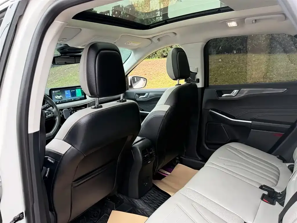 Ford Escape 2022 из CN, фото 4