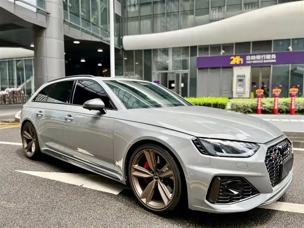 Audi RS 4 2022 из CN, фото 6