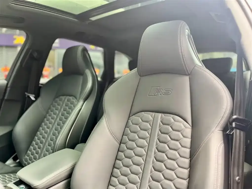 Audi RS 4 2022 из CN, фото 9