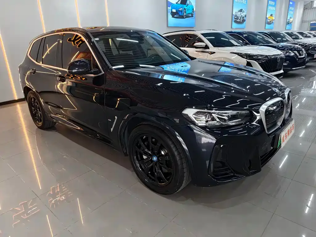 BMW iX3 — фото 2