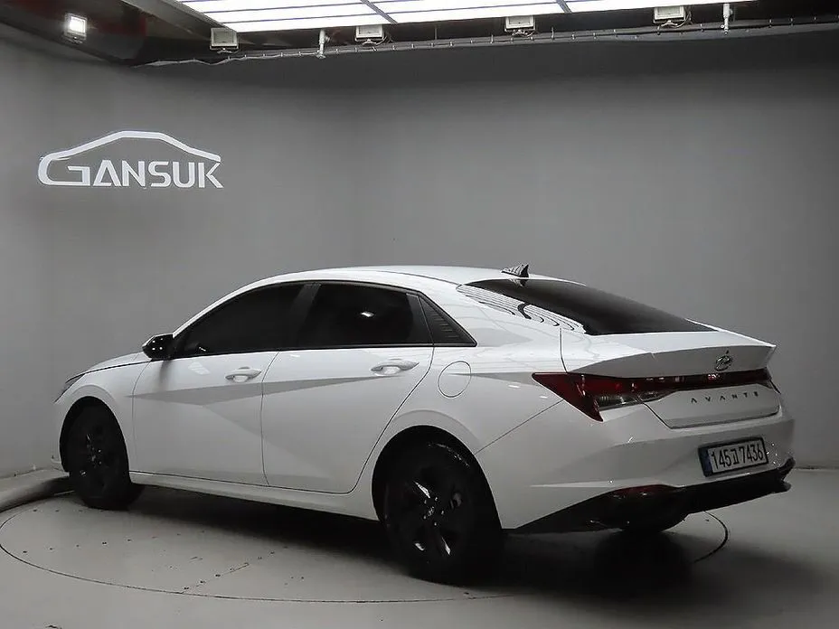Hyundai AVANTE — фото 3