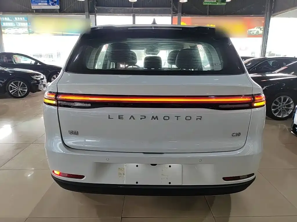 Leapmotor C10 — фото 5