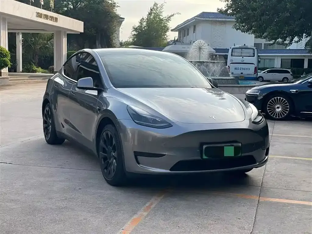 Tesla Model Y — фото 5