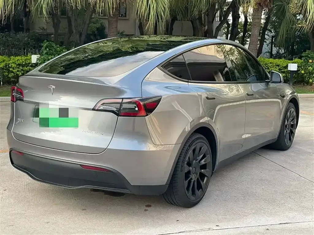 Tesla Model Y — фото 7