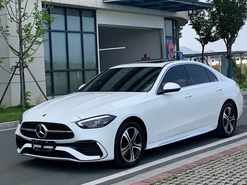 Mercedes-Benz C-Class — фото 1