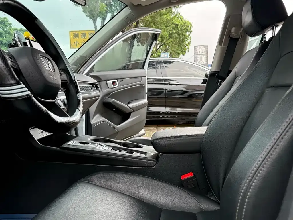 Honda Civic — фото 8