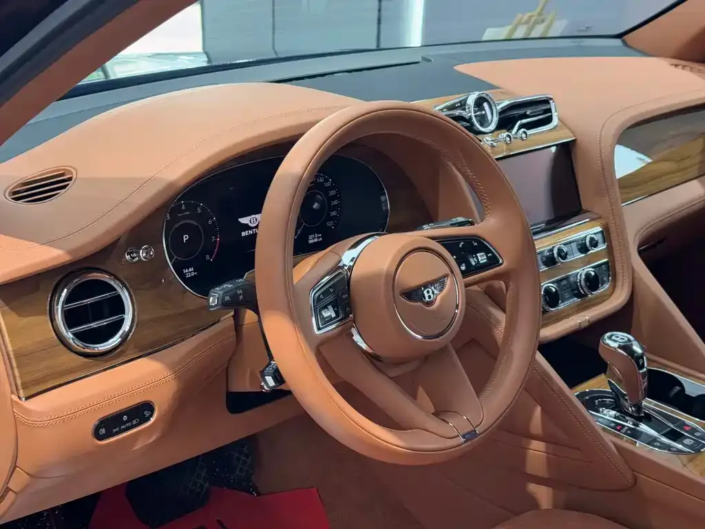 Bentley Bentayga — фото 10