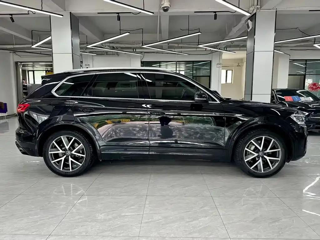 Volkswagen Touareg — фото 3