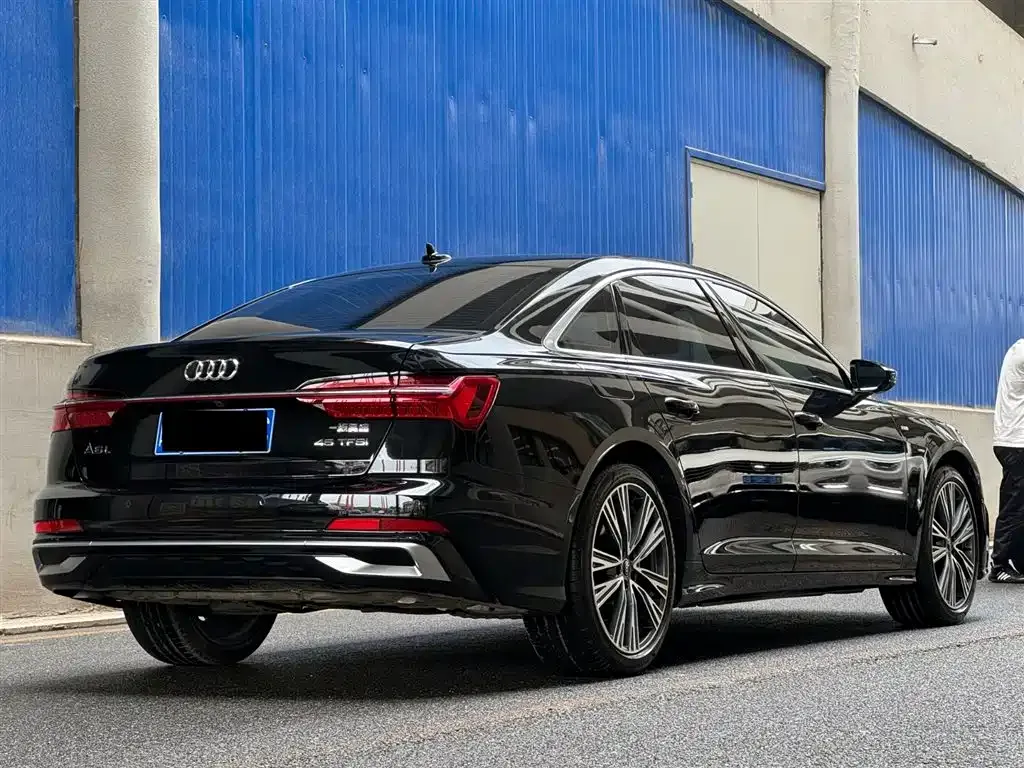 Audi A6L — фото 5