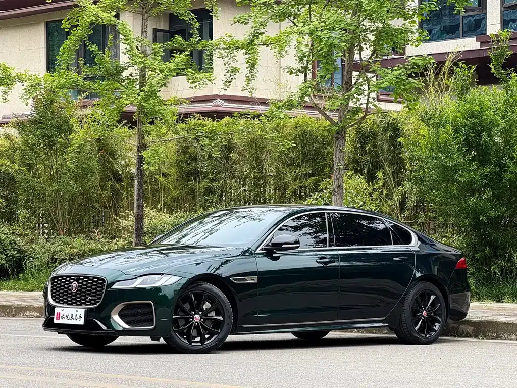 Jaguar XFL — фото 1