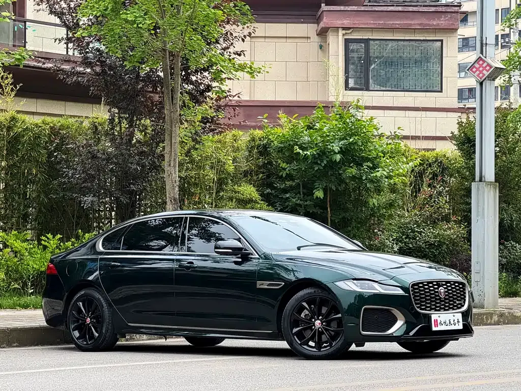 Jaguar XFL — фото 10