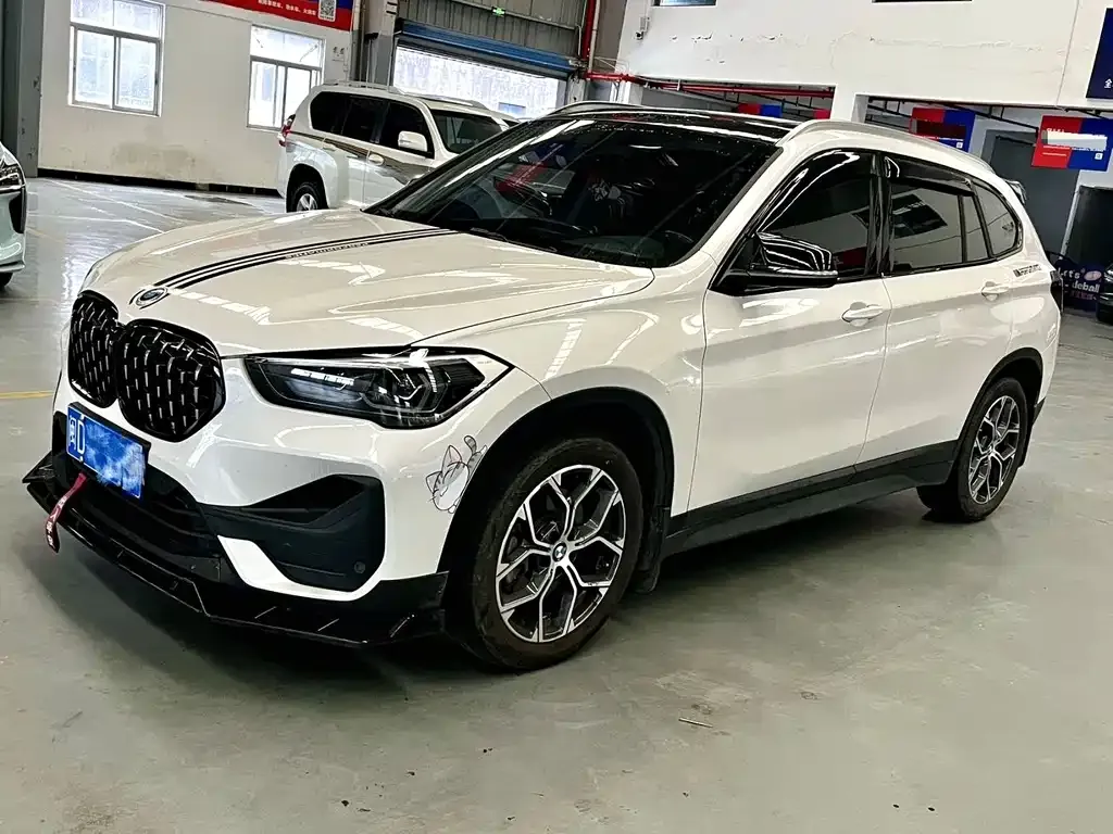 BMW X1 — фото 1