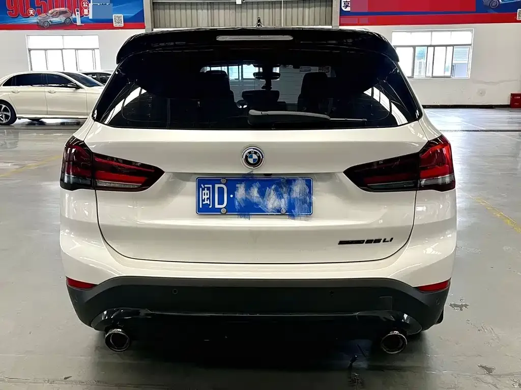 BMW X1 — фото 4