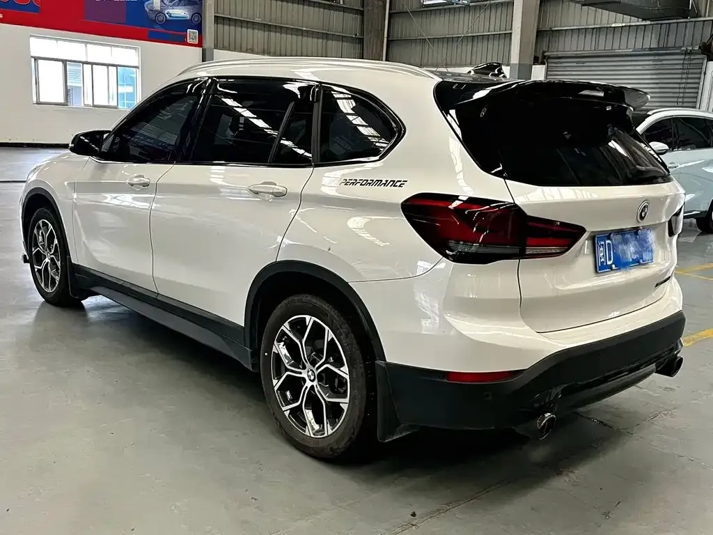 BMW X1 — фото 9