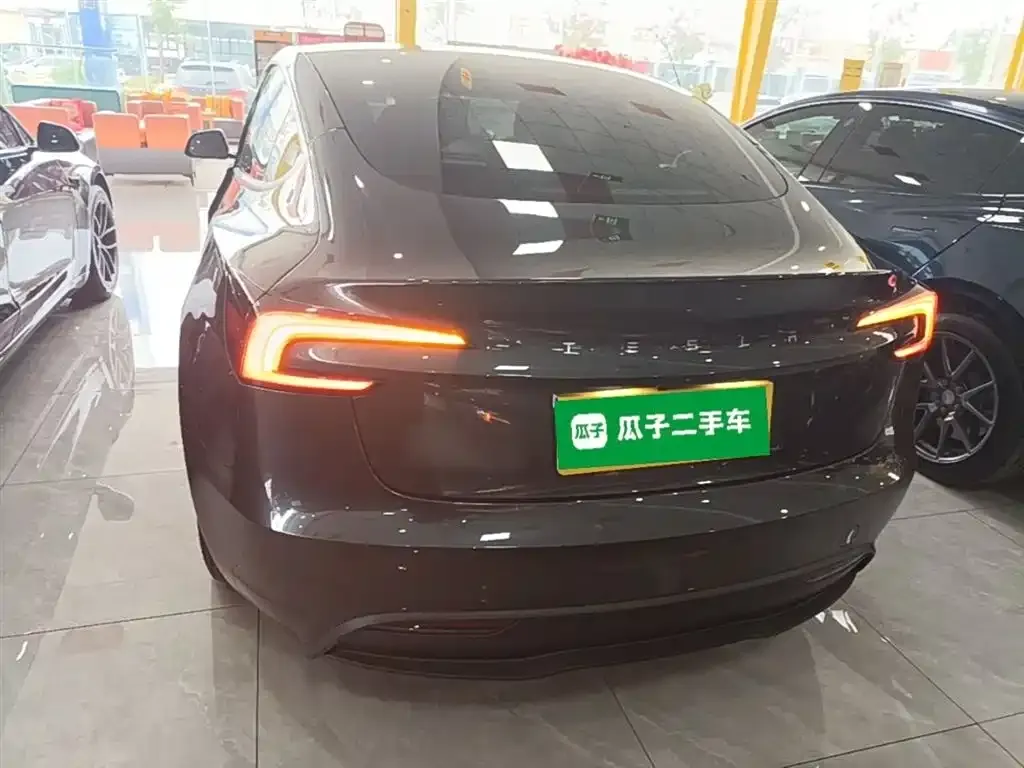 Tesla Model 3 — фото 4