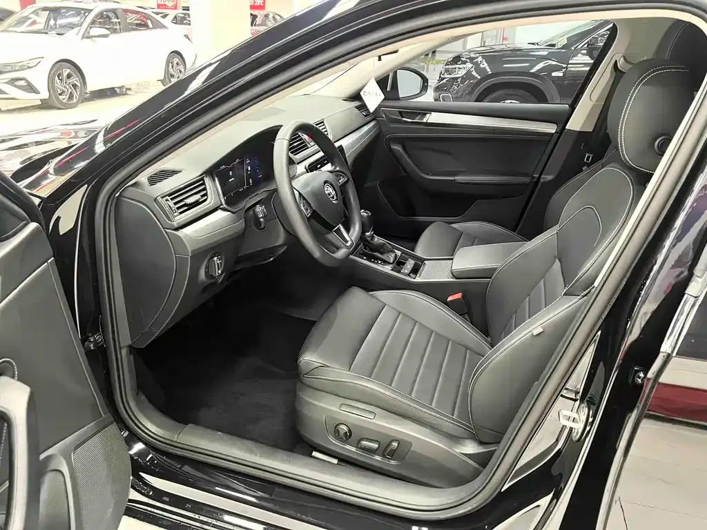 Skoda Superb 2024 из CN, фото 6