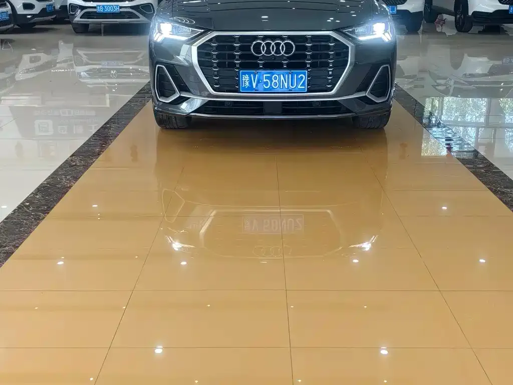 Audi Q3 — фото 3