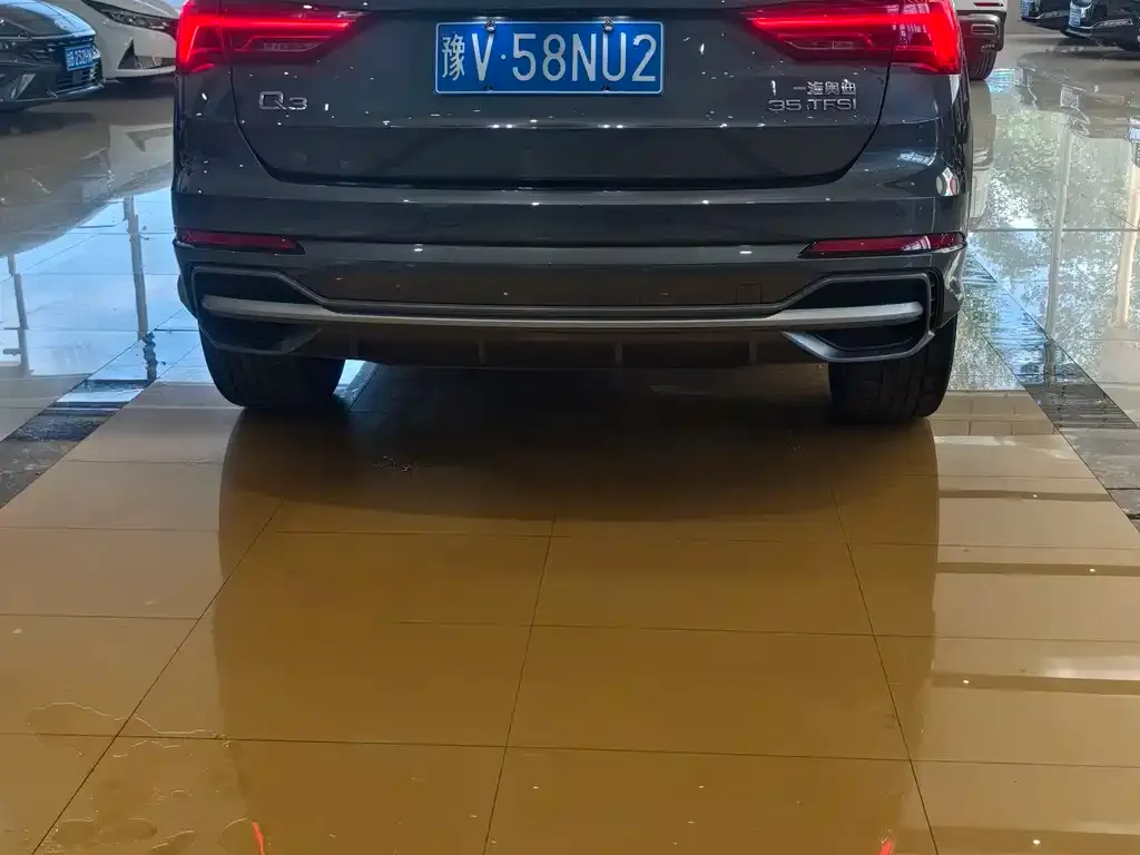 Audi Q3 — фото 7
