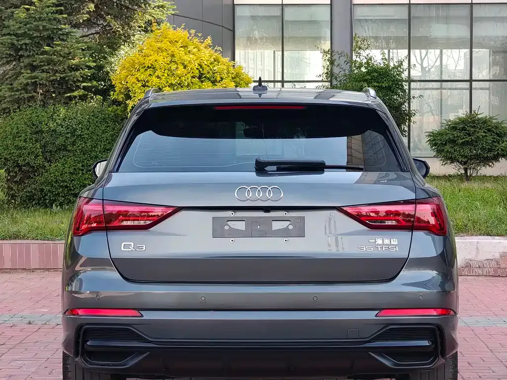 Audi Q3 — фото 10