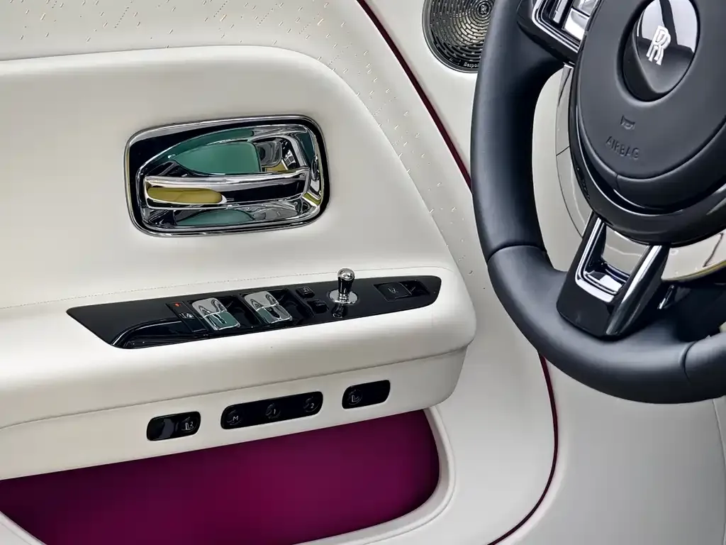 Rolls-Royce Phantom 2024 из CN, фото 3