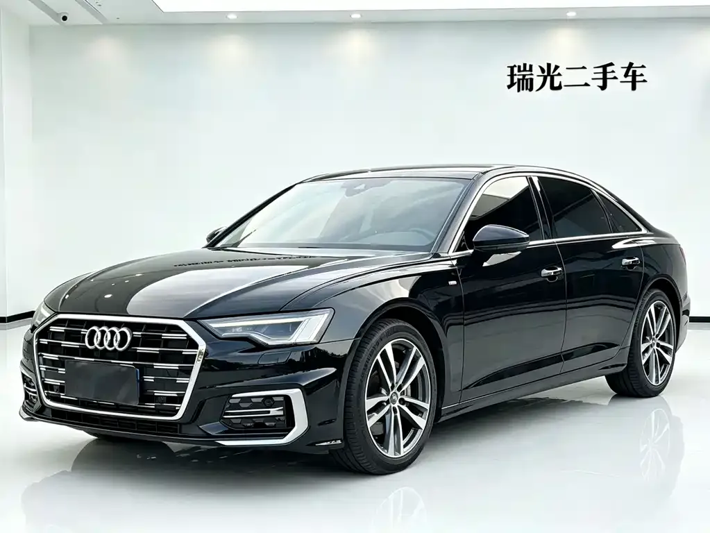 Audi A6L — фото 1