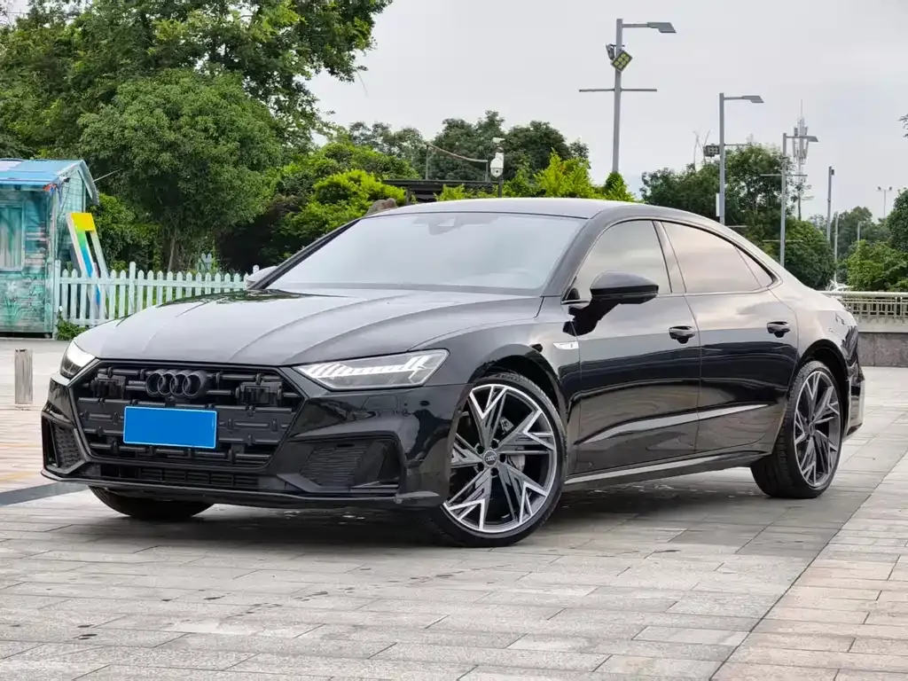 Audi A7L — фото 1