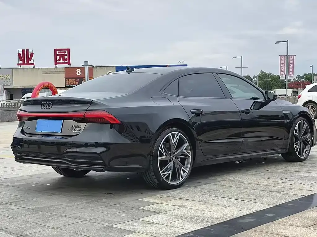 Audi A7L — фото 5