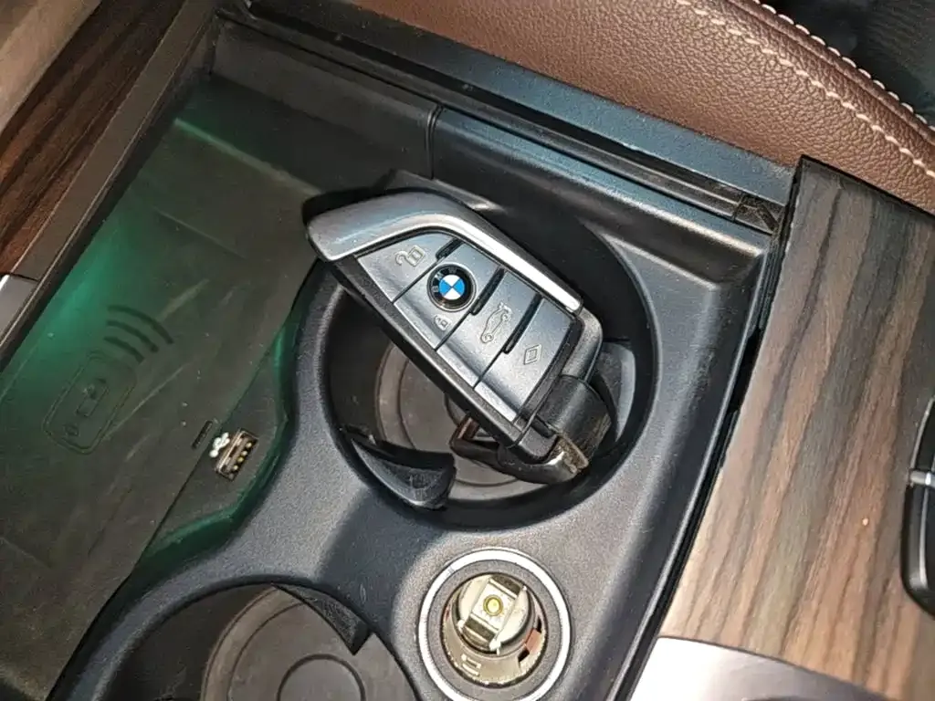 BMW 5 Series New Energy — фото 6