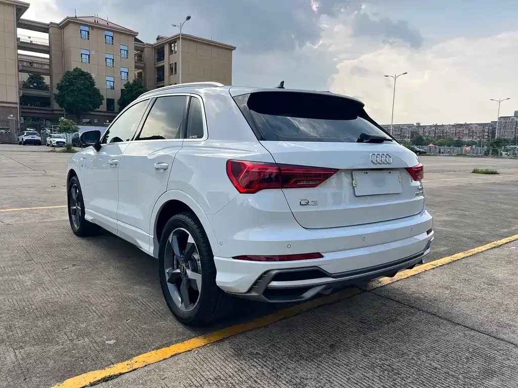 Audi Q3 — фото 10