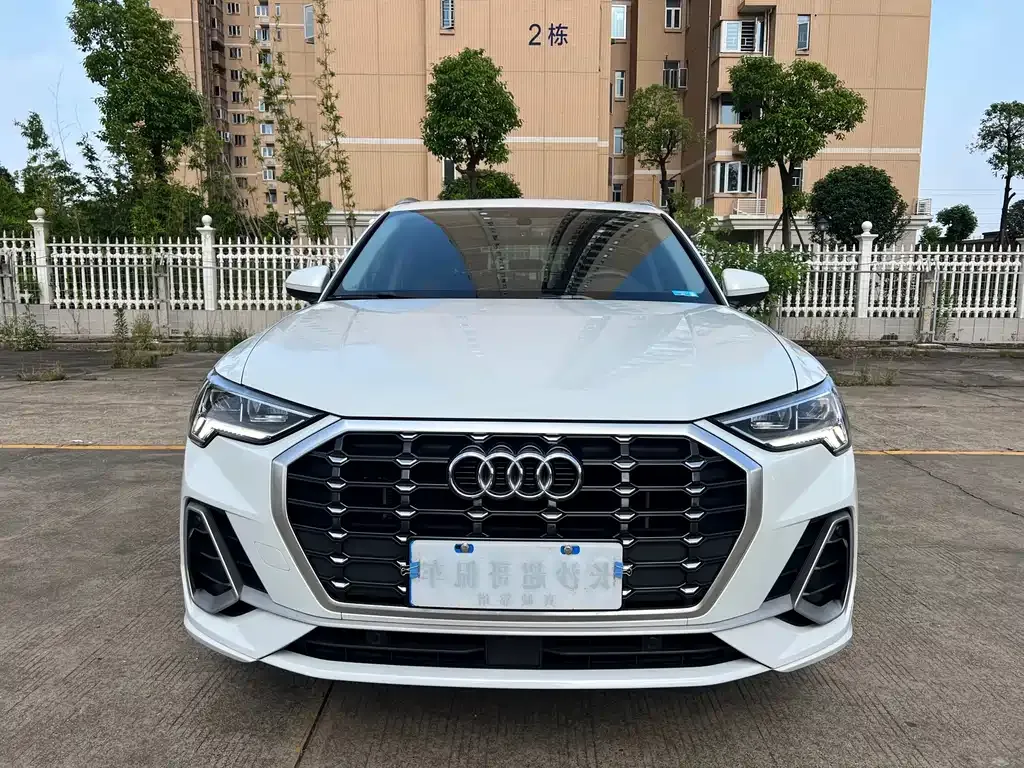 Audi Q3 — фото 7