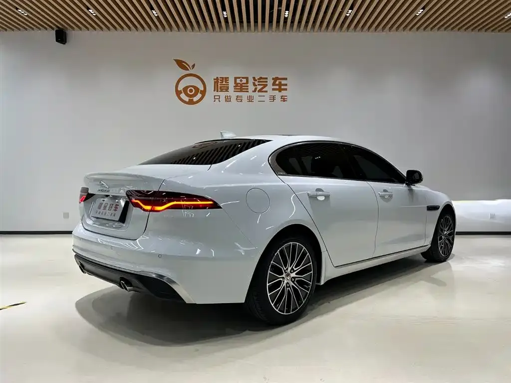 Jaguar XEL — фото 10