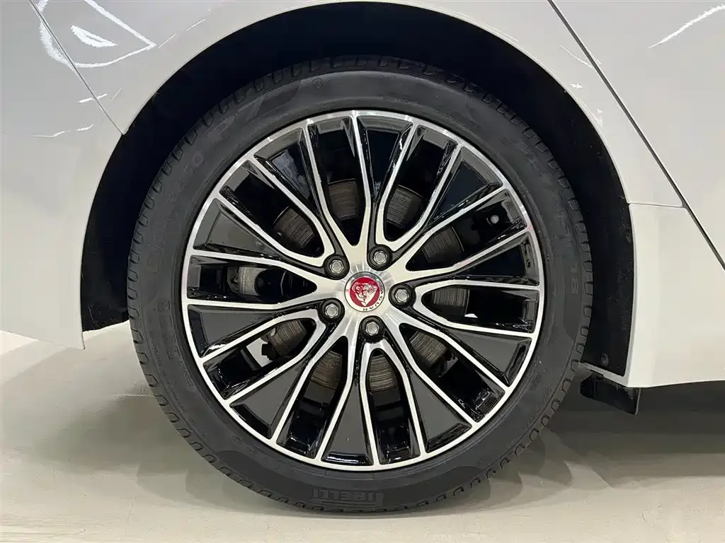 Jaguar XEL — фото 8