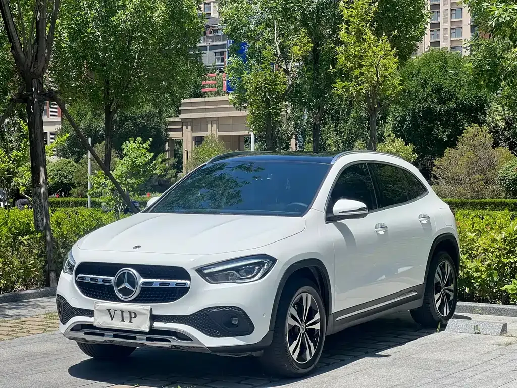 Mercedes-Benz GLA — фото 1
