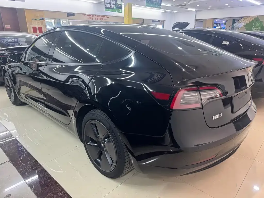 Tesla Model 3 — фото 6