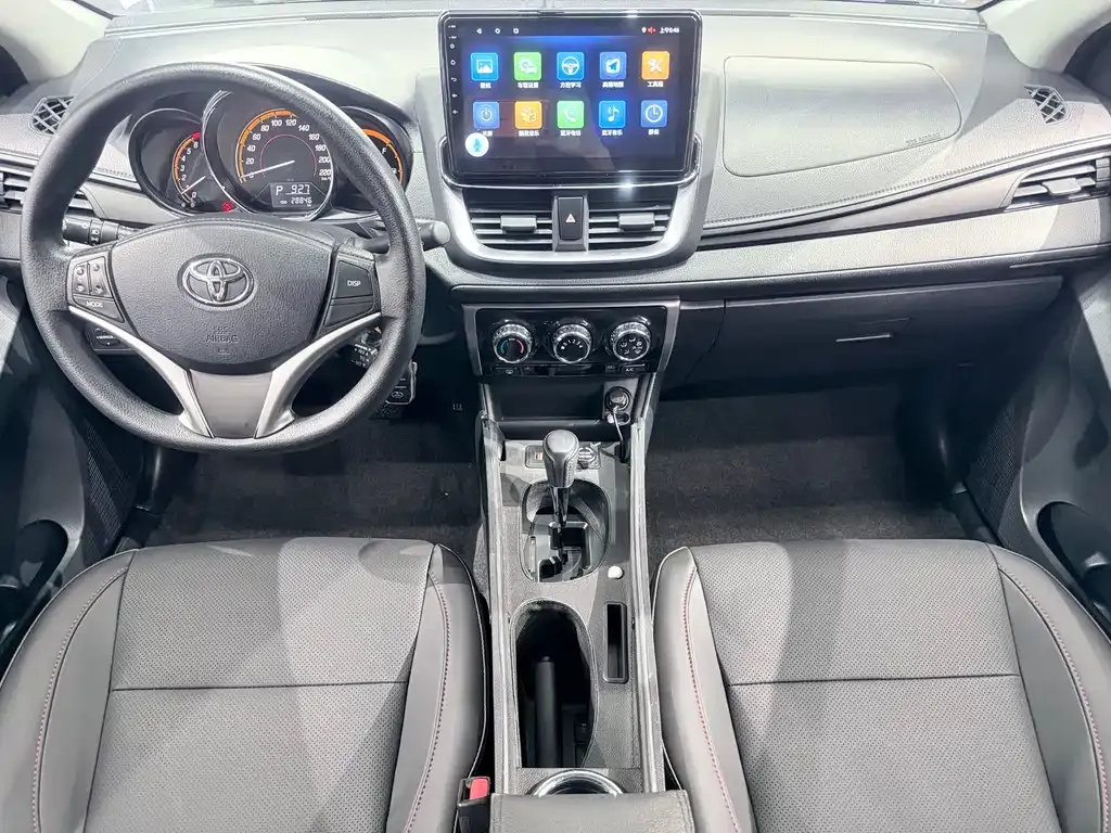 Toyota Yaris L — фото 7