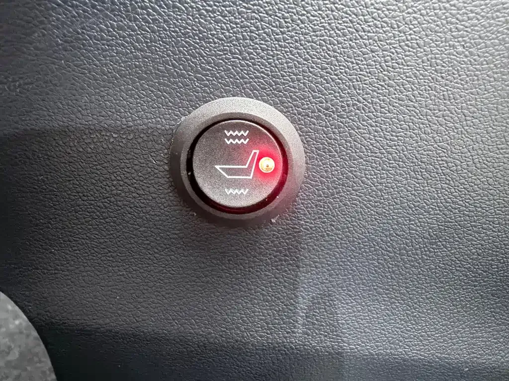 Toyota Yaris L — фото 8