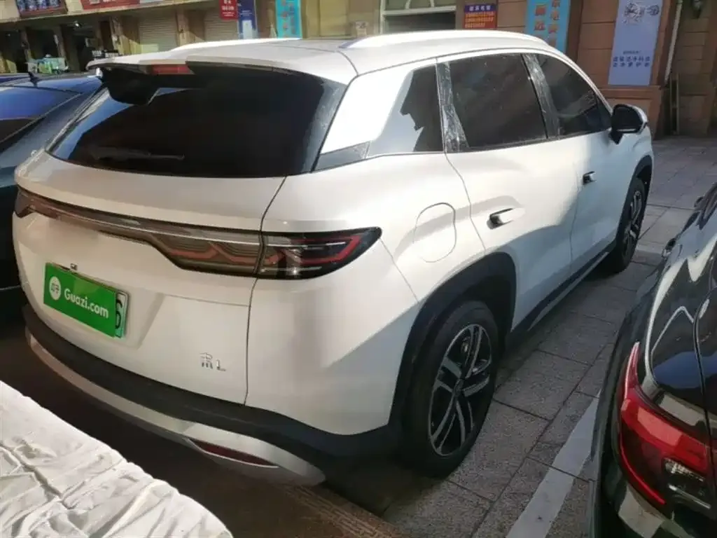 BYD L DM-i — фото 7