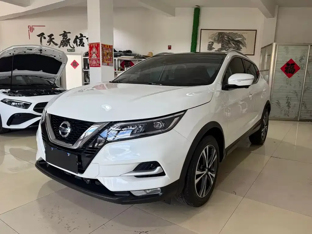 Nissan Qashqai — фото 1