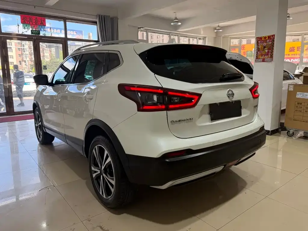 Nissan Qashqai — фото 4